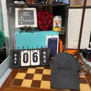 JOOLA Essential Cap with a black "NIKOLA